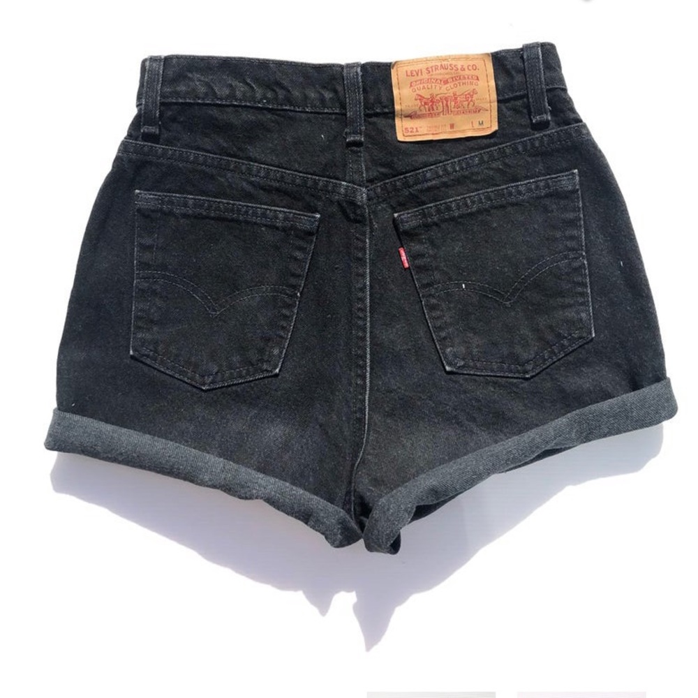 Black High Waisted Levi Shorts (xxs-m)